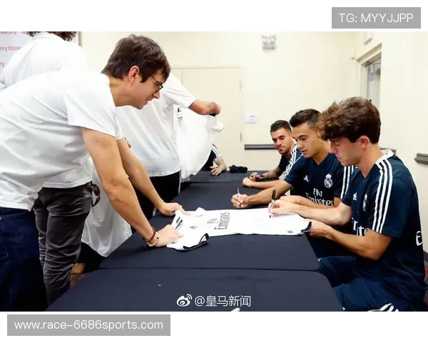 足球明星签名照片创作与设计技巧解析 助你打造独特球迷纪念品